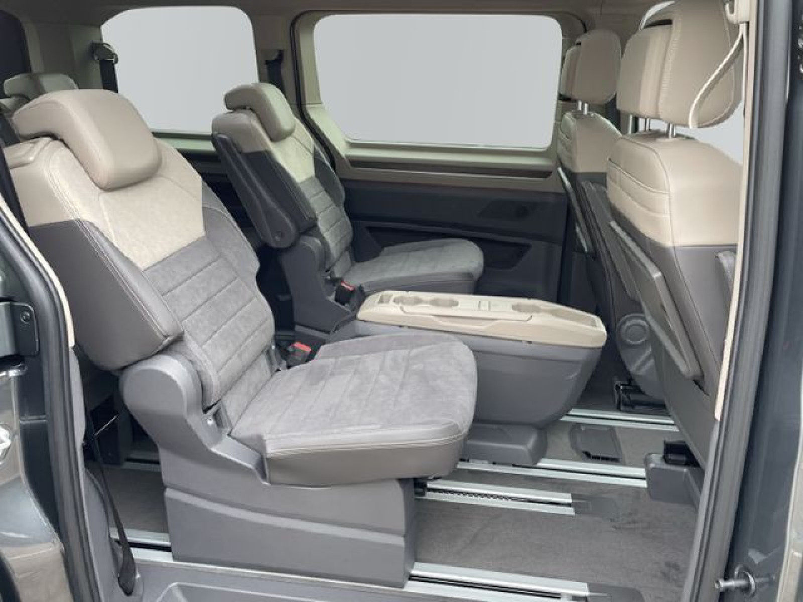 Volkswagen - Multivan_13