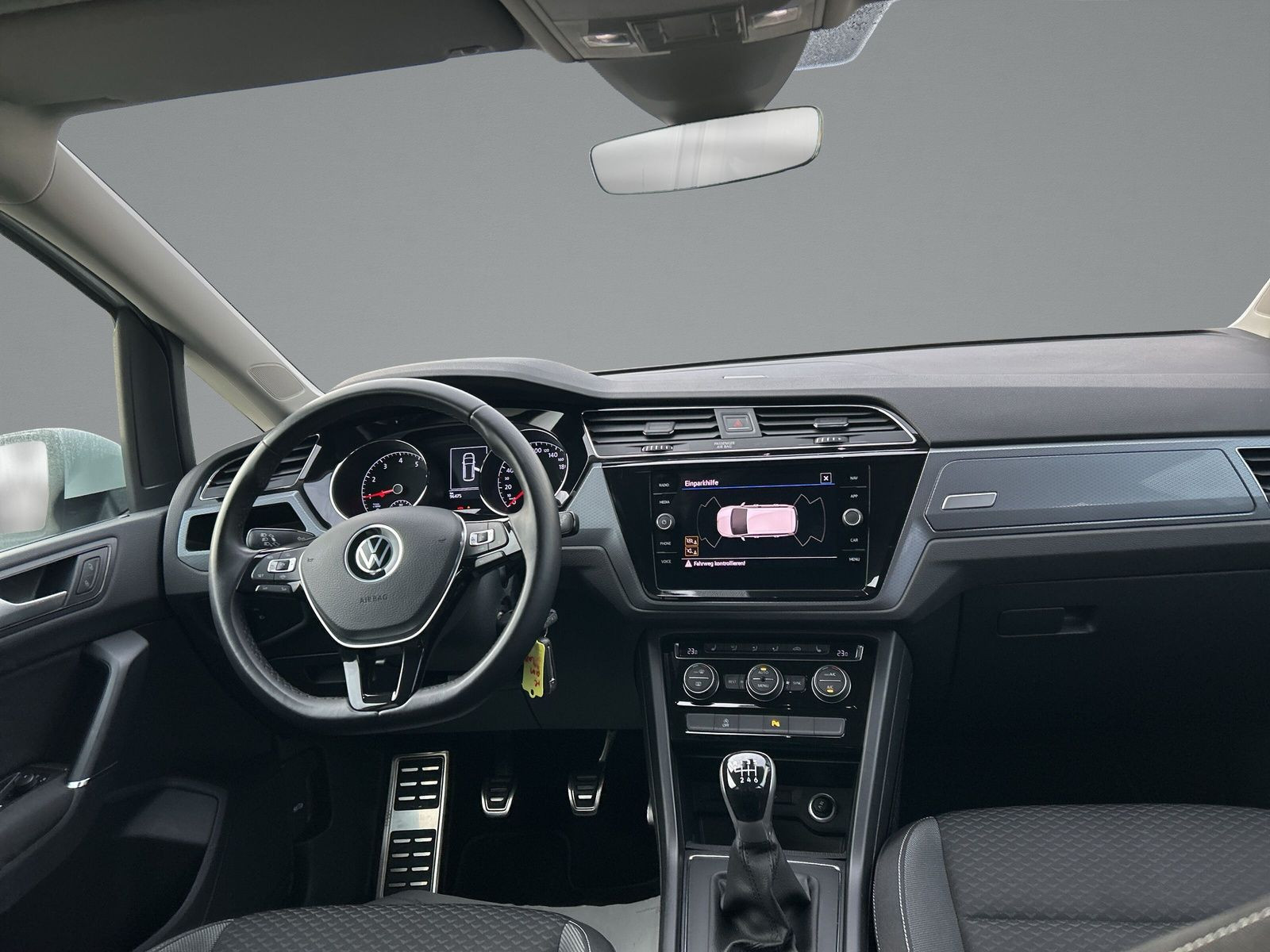 Volkswagen - Touran_9