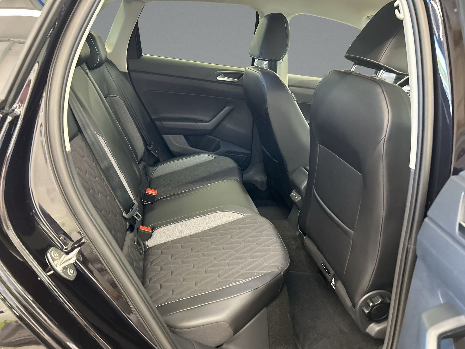 Volkswagen - Polo_14