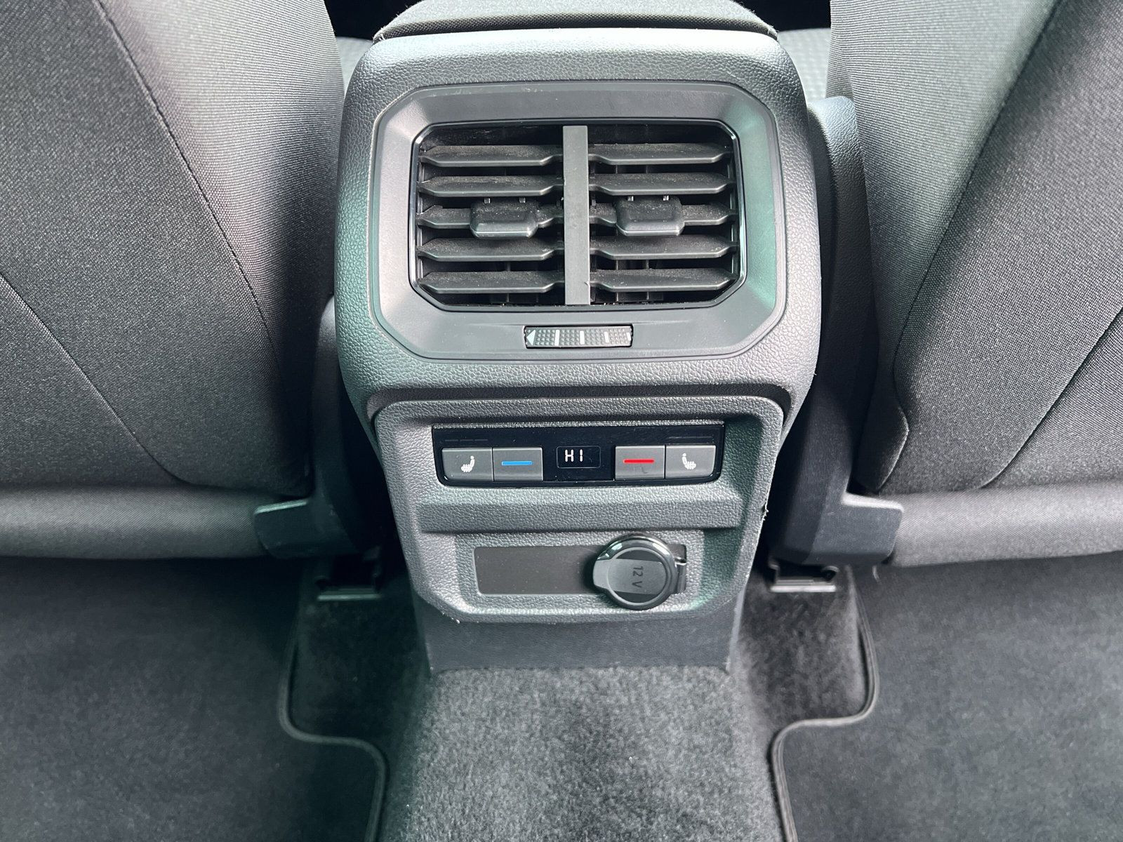 Volkswagen - Tiguan_24