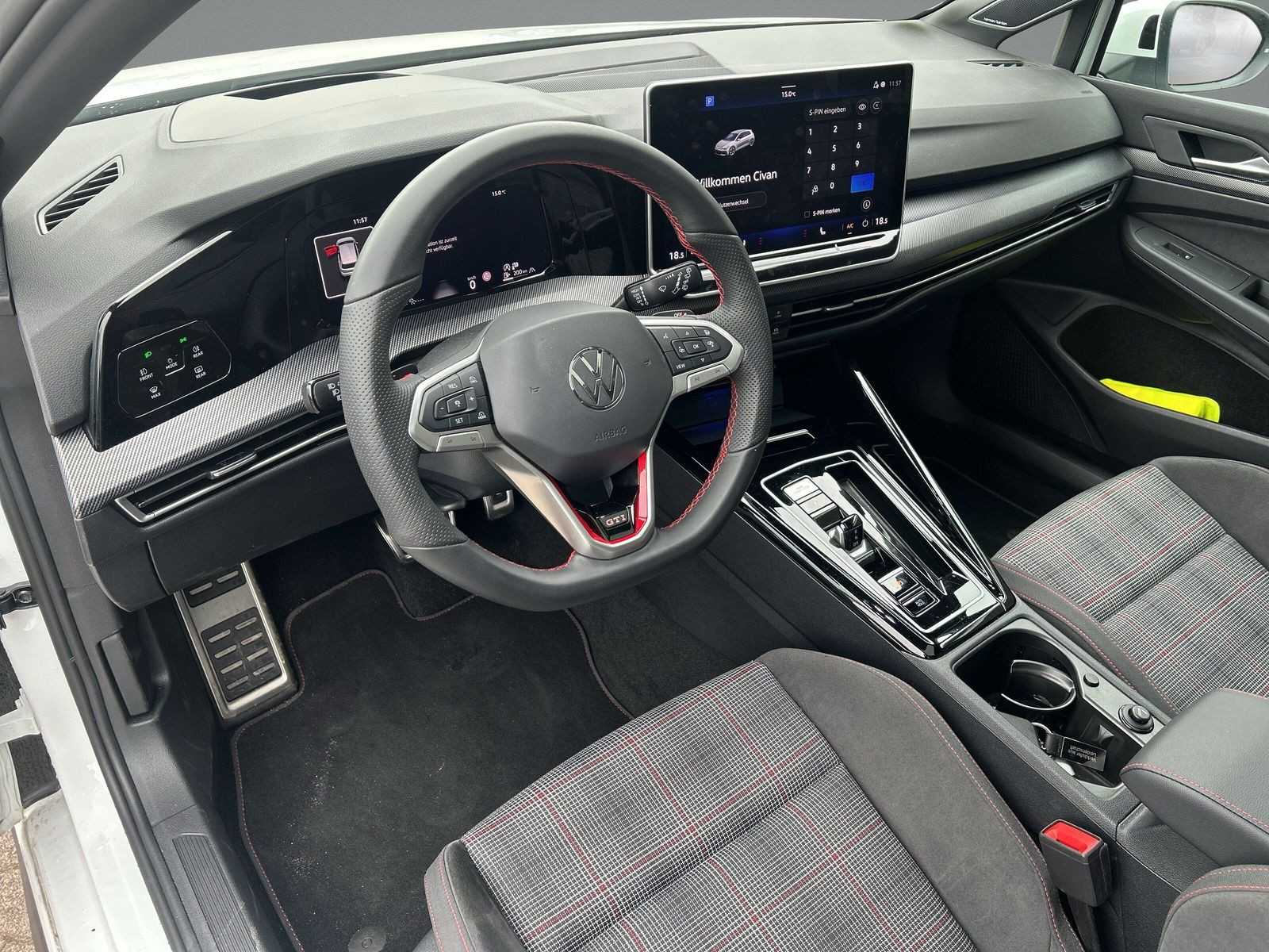 Volkswagen - Golf GTI_9