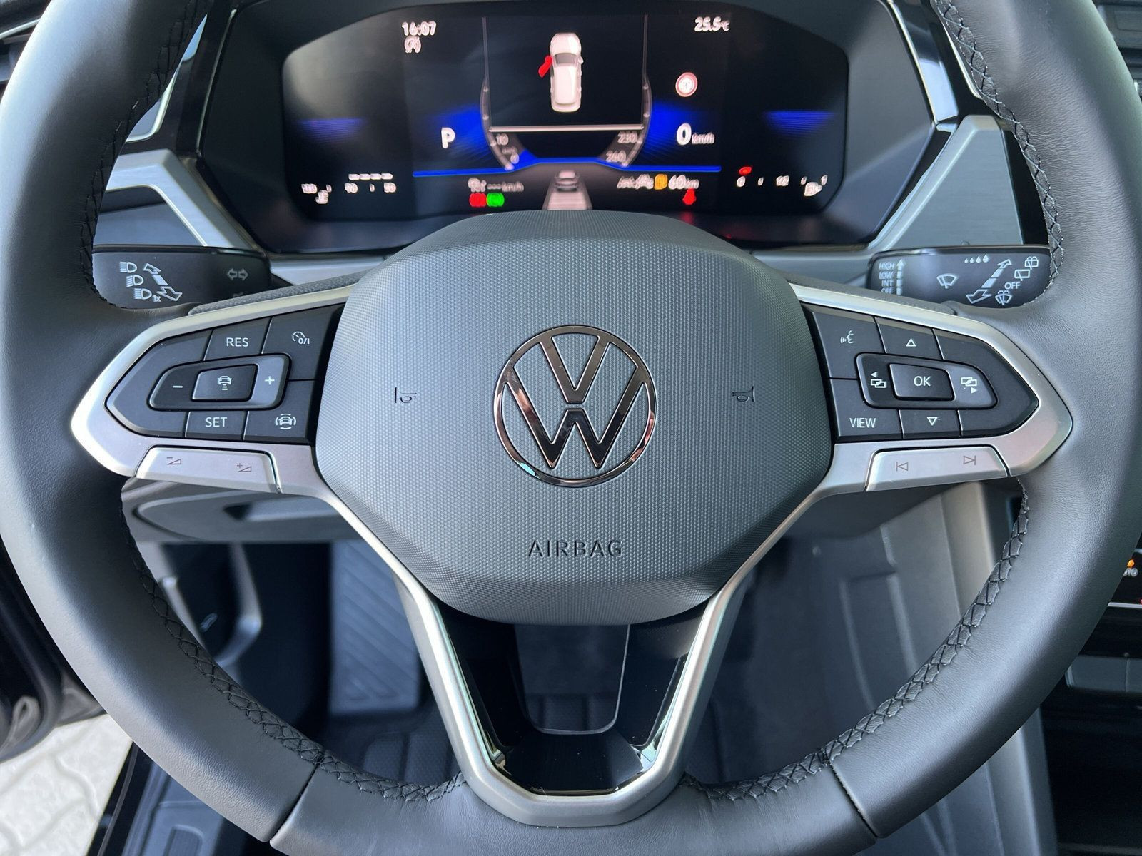 Volkswagen - Touran_24