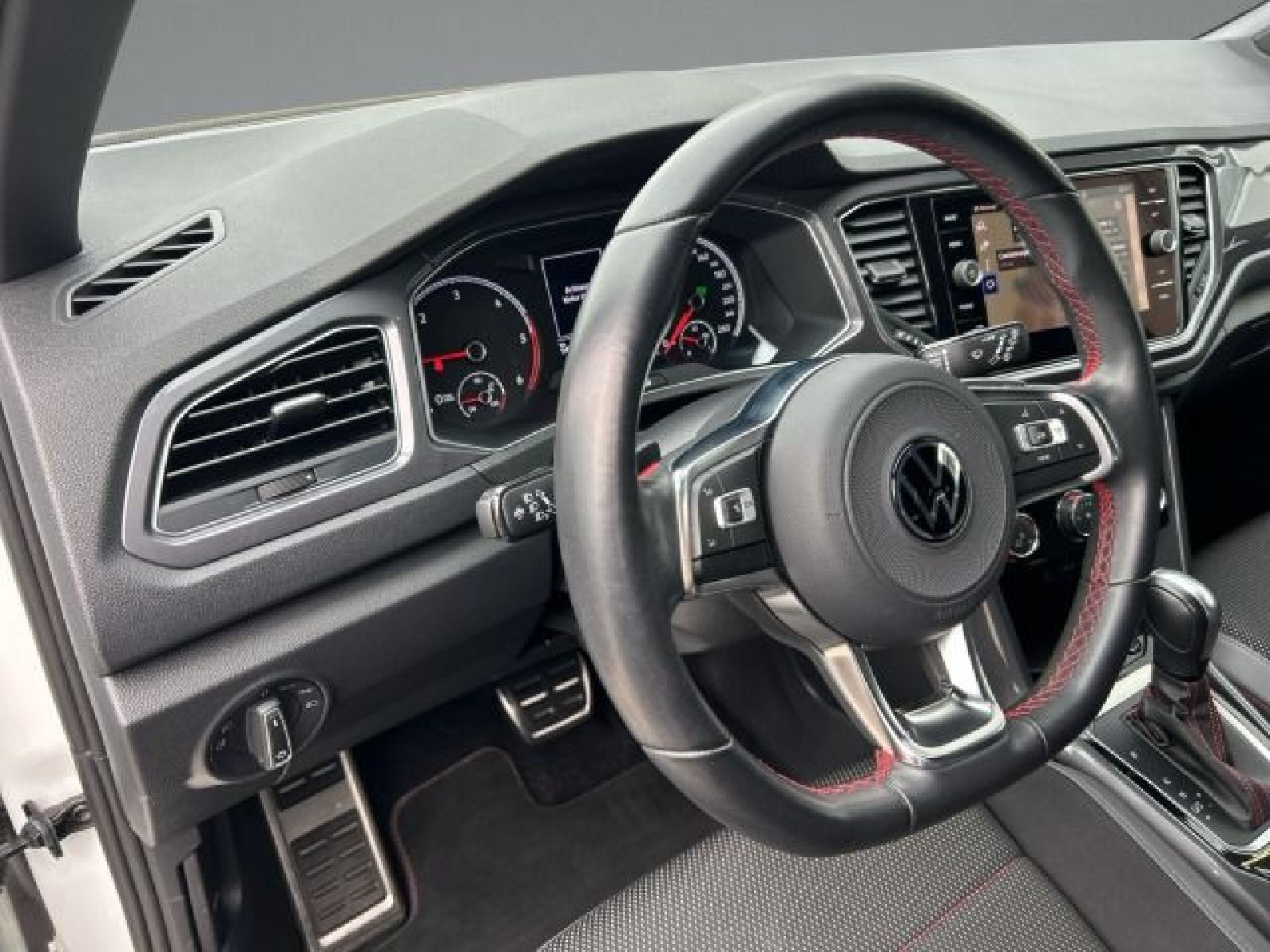 Volkswagen - T-Roc_8