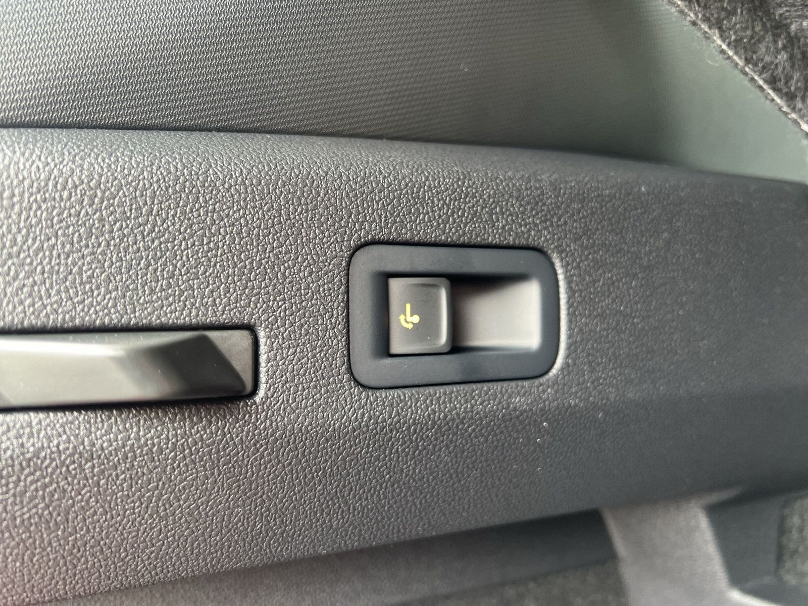 Volkswagen - T-Roc_24