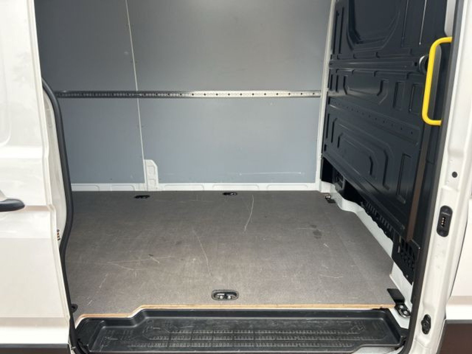 Volkswagen - Crafter_12