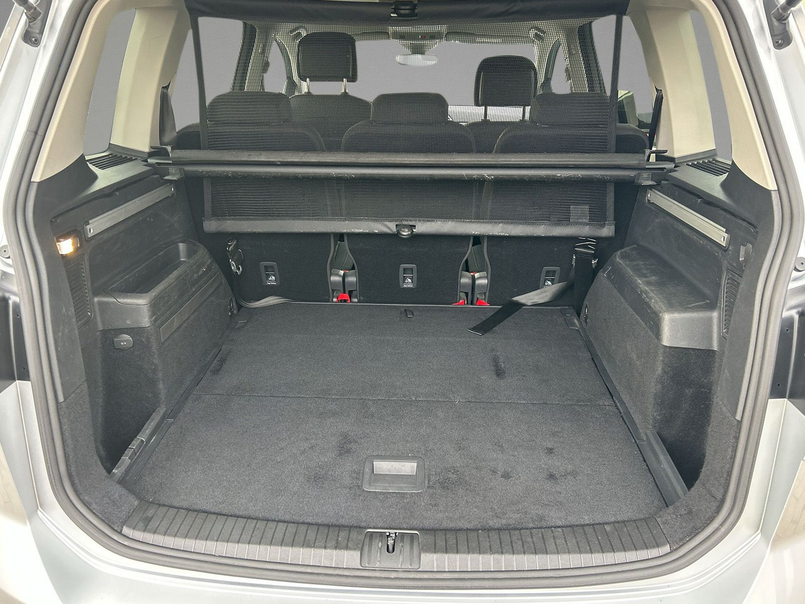 Volkswagen - Touran_9