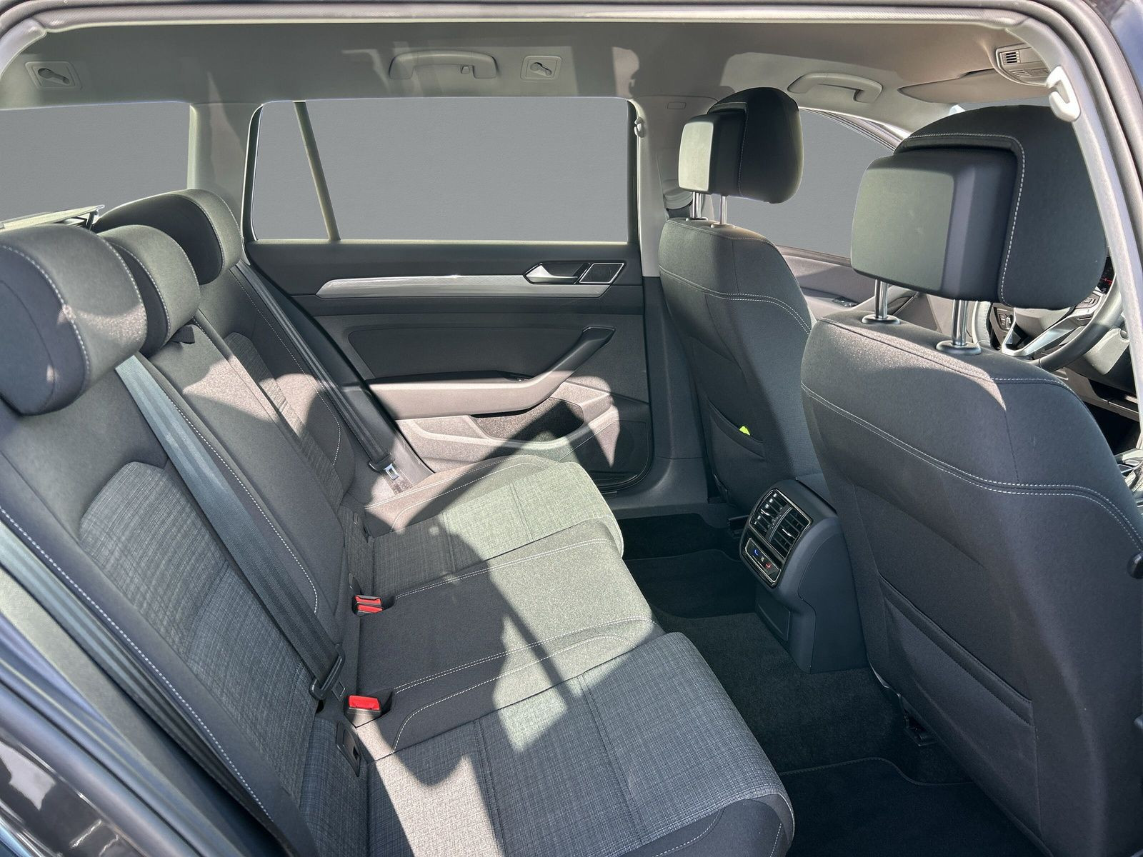 Volkswagen - Passat Variant_12