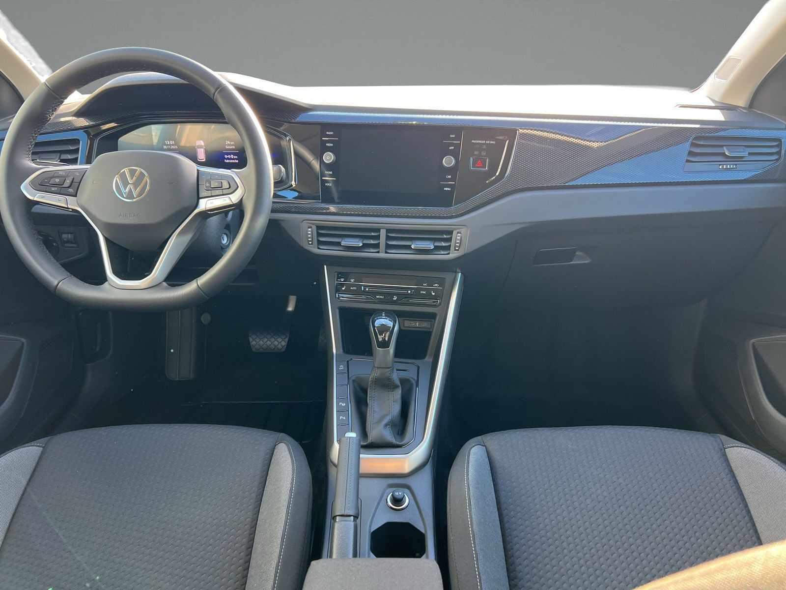 Volkswagen - Polo_11