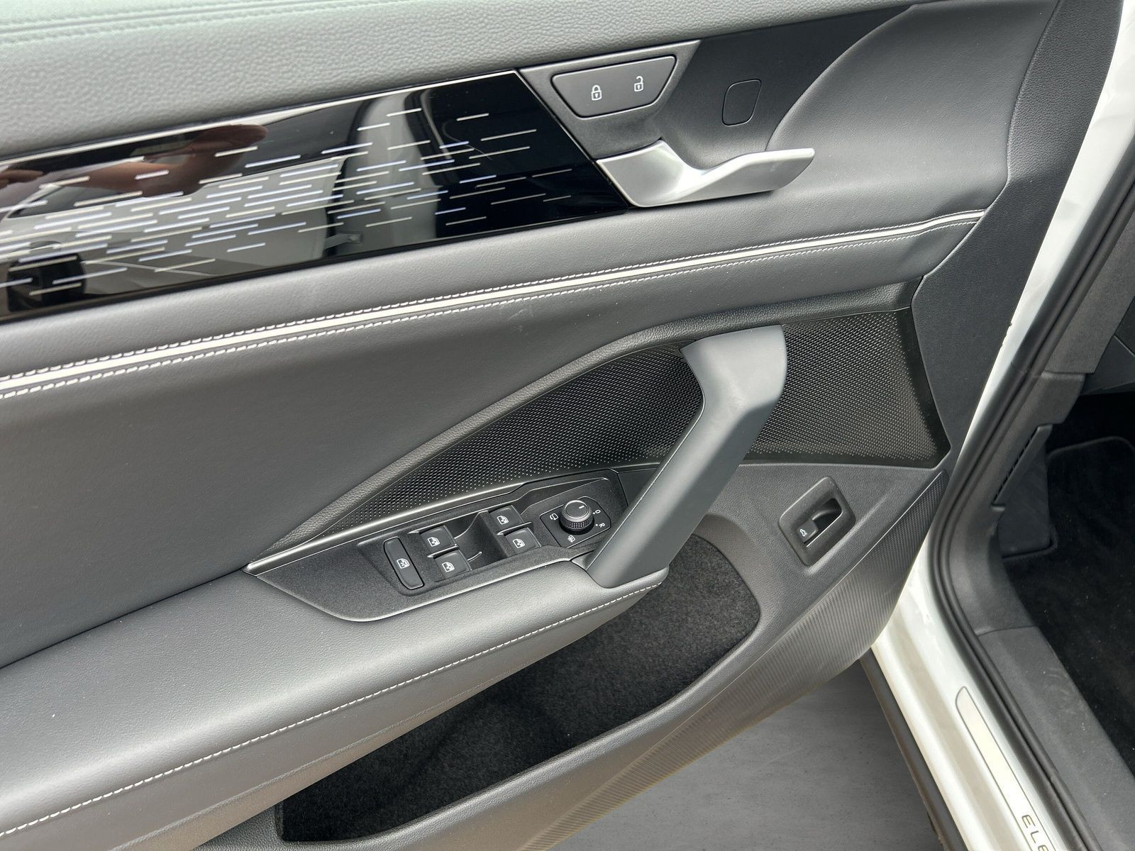 Volkswagen - Tayron_23