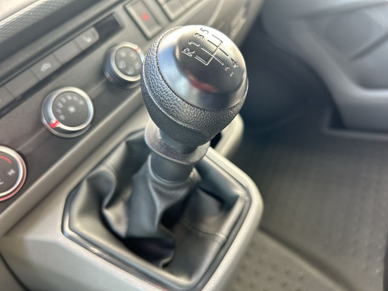 Volkswagen - T6.1 Transporter_14