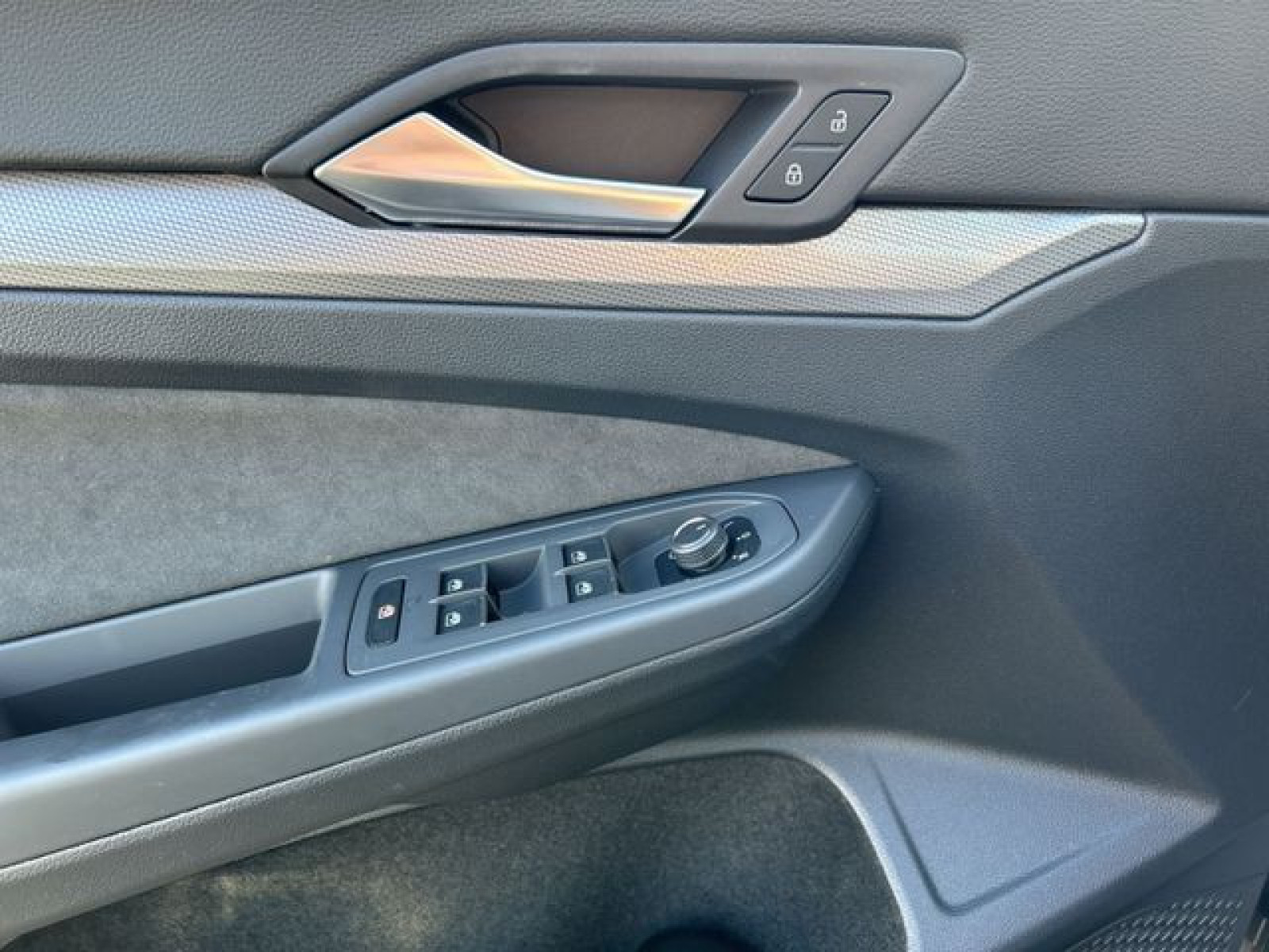 Volkswagen - Golf_23