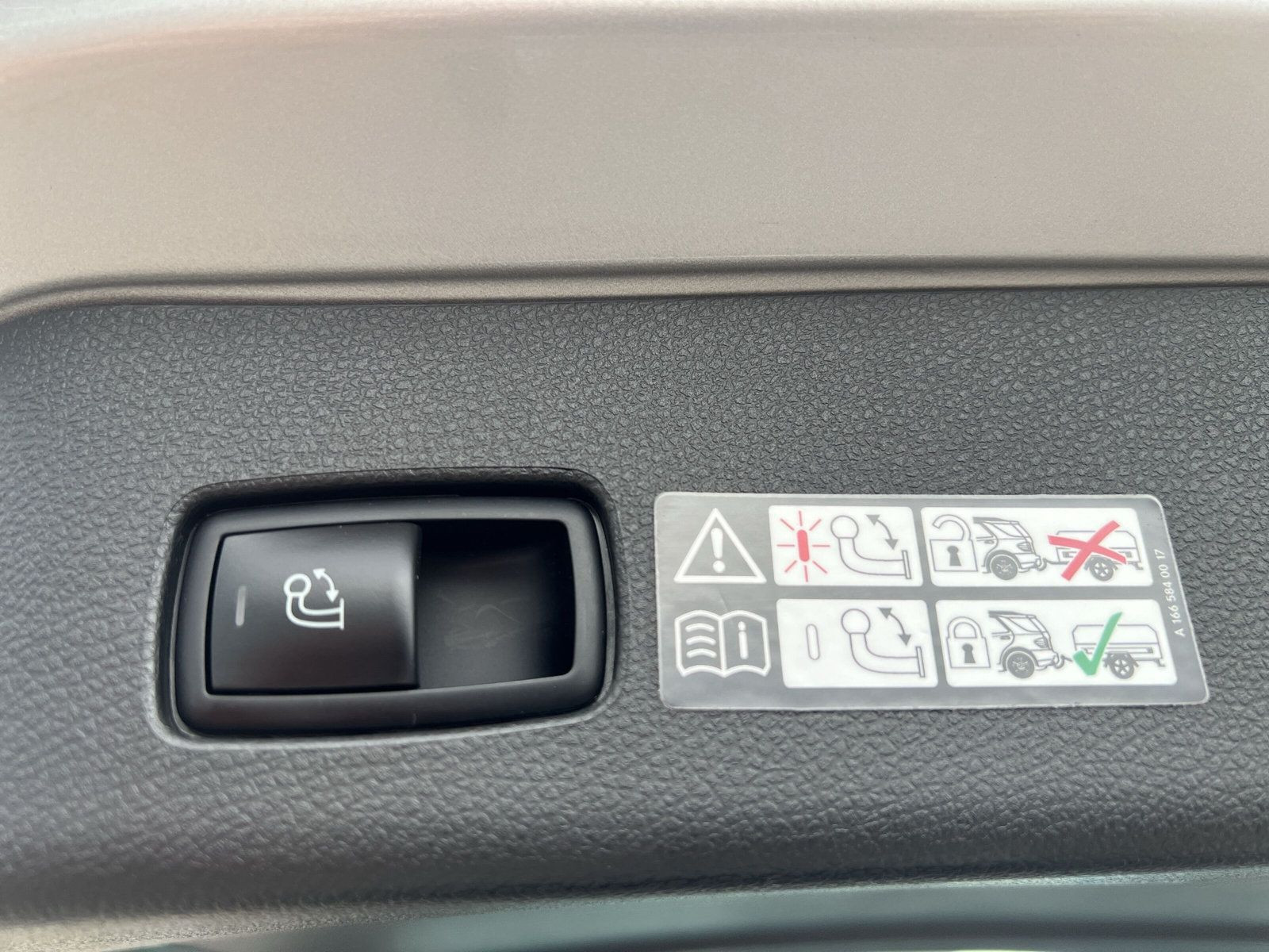 Mercedes-Benz - GLE 400_30