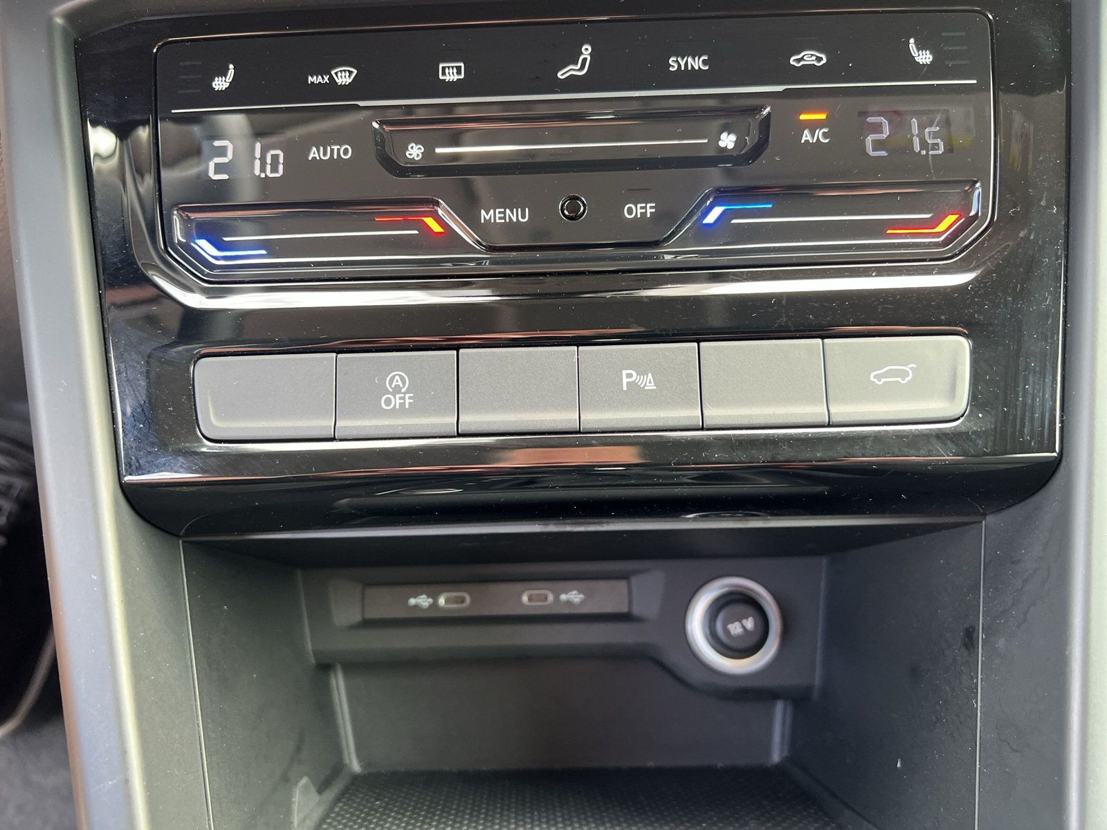 Volkswagen - Touran_19