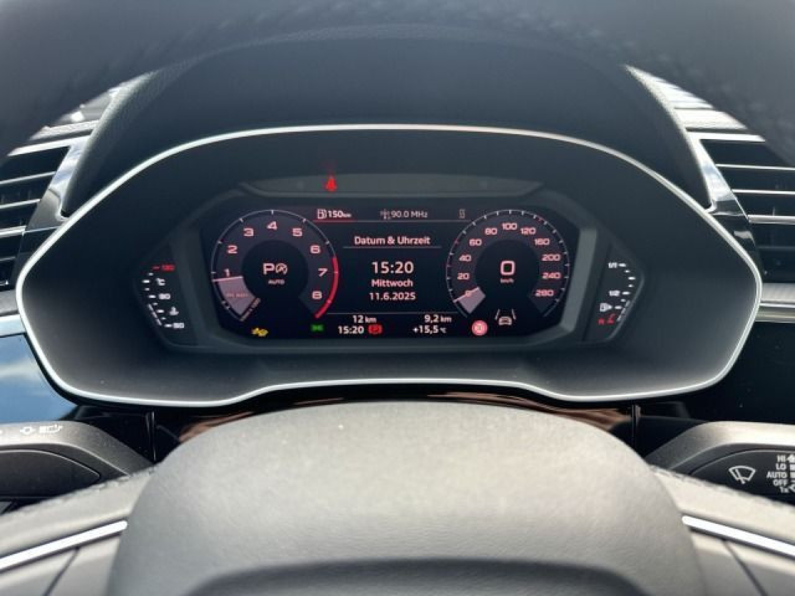 Audi - Q3_20