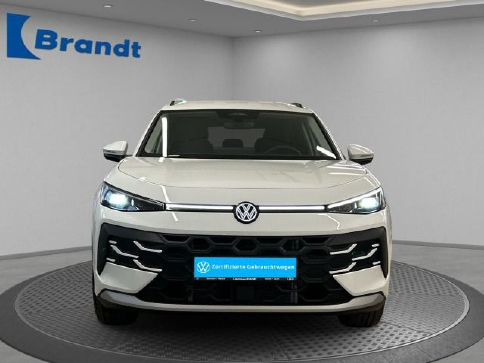 Volkswagen - T-Roc_4