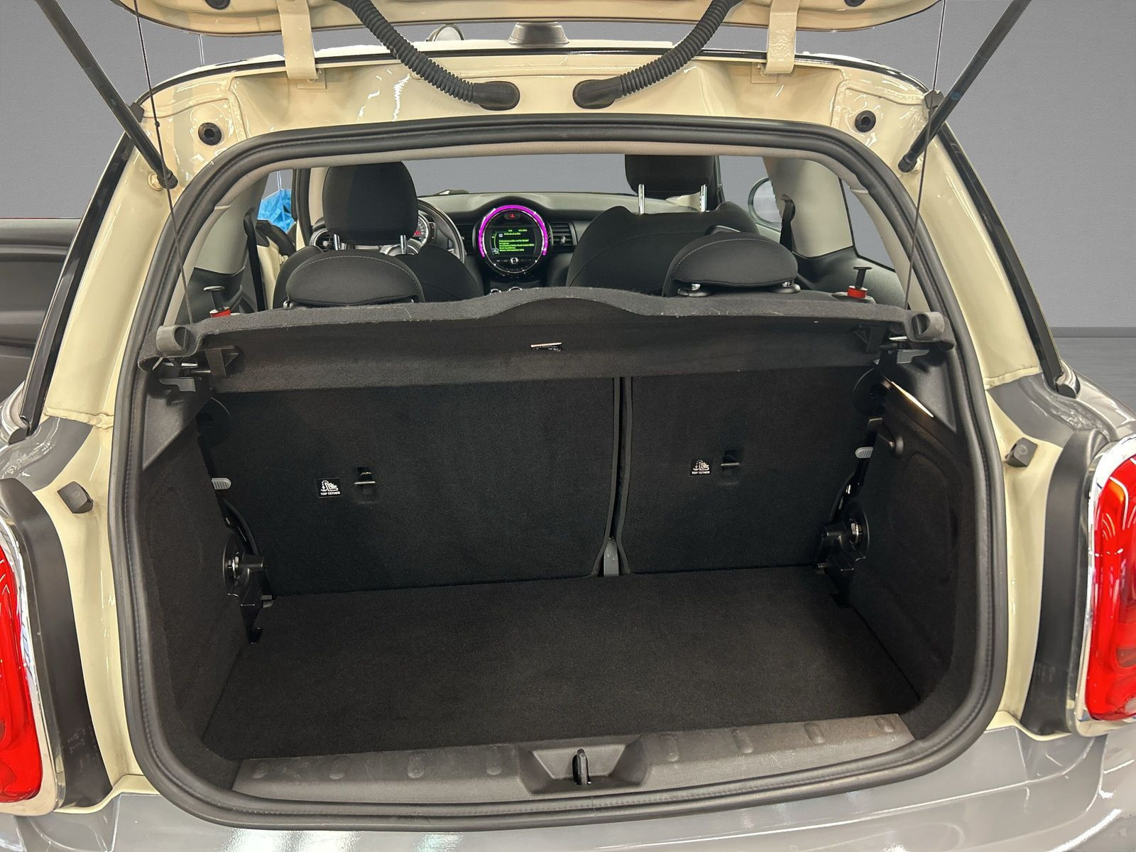 Mini (BMW) - Cooper D_8