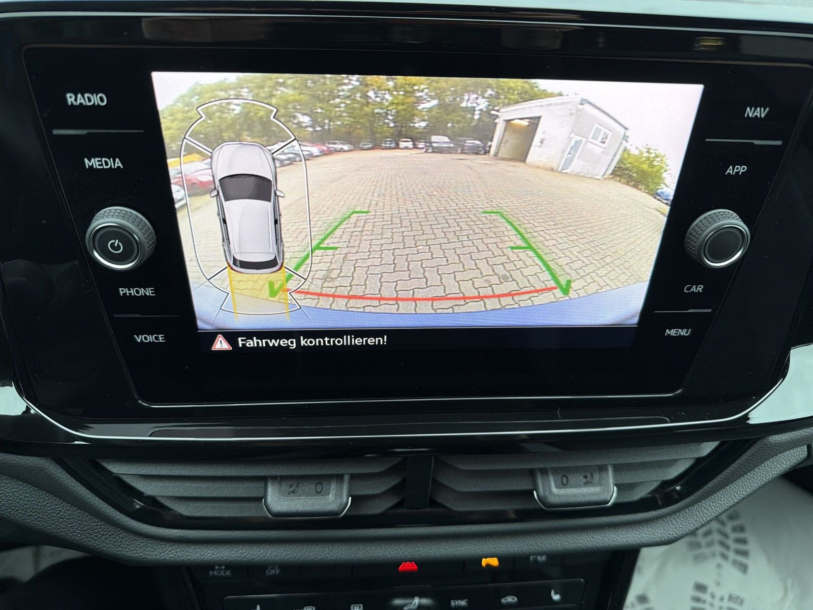 Volkswagen - T-Roc_36