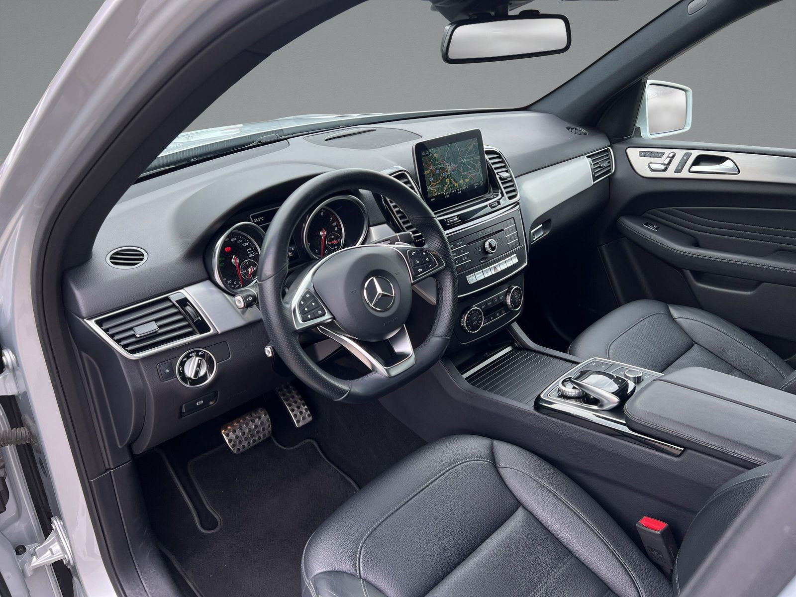 Mercedes-Benz - GLE 400_8
