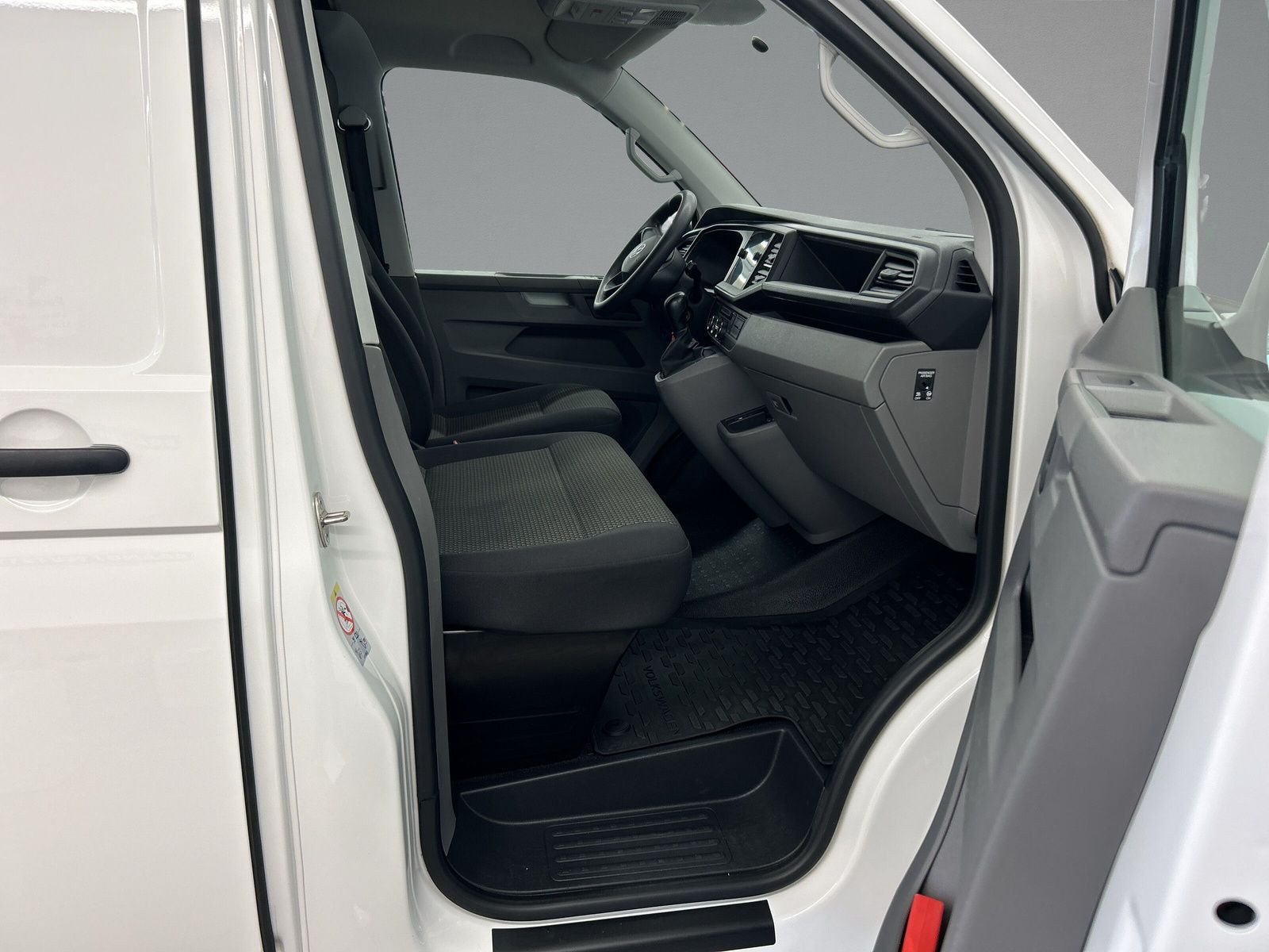 Volkswagen - T6.1 Transporter_11