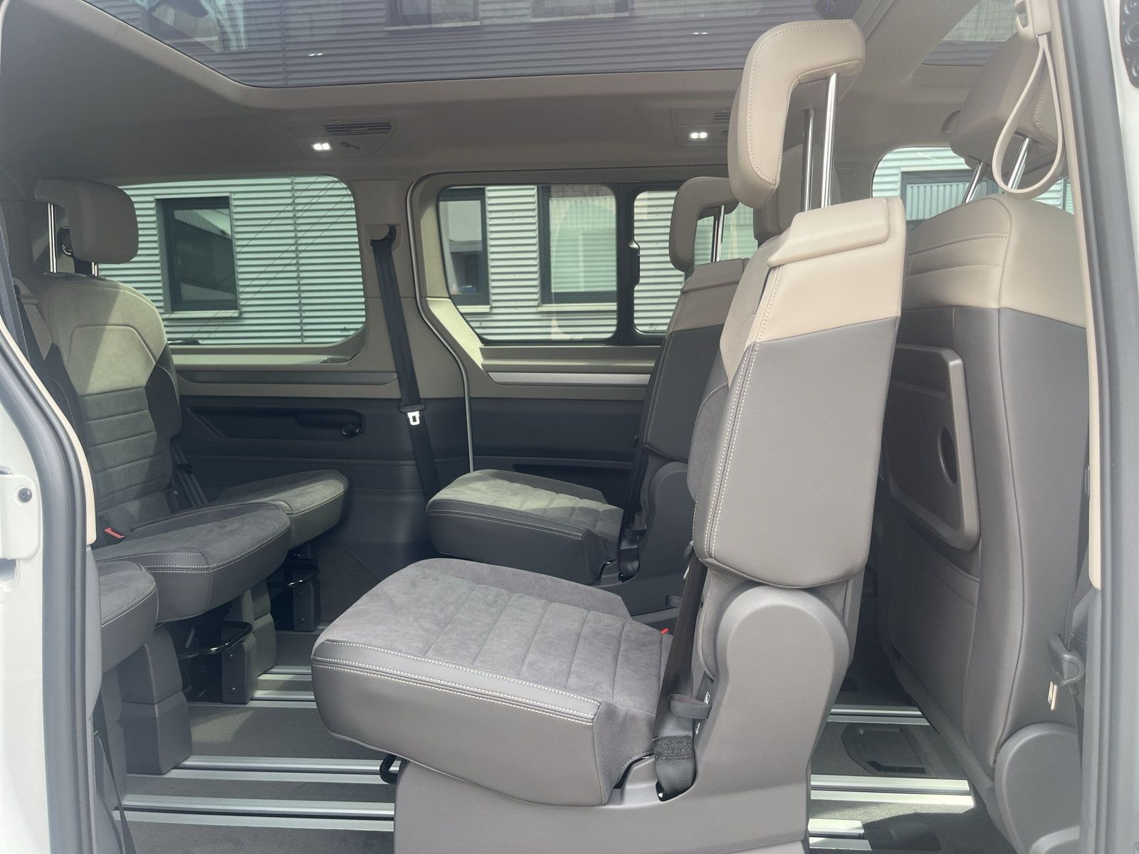 Volkswagen - Multivan_12