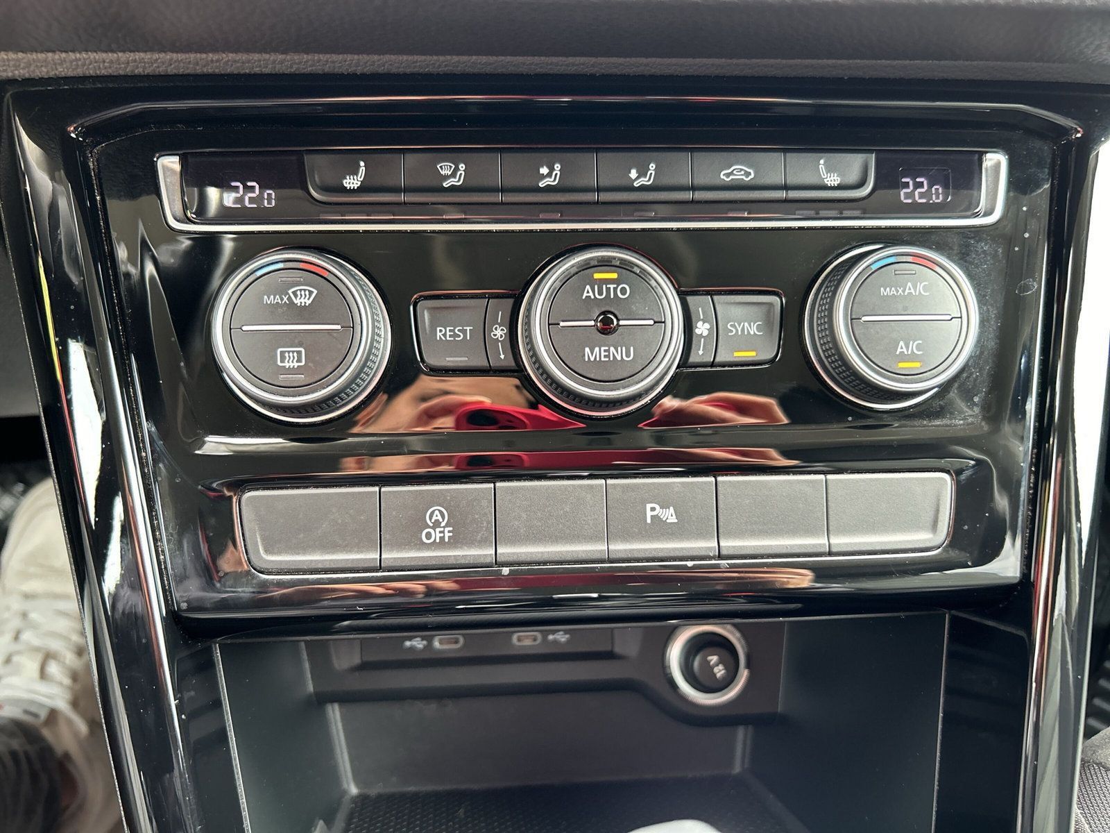 Volkswagen - Touran_16